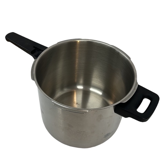 Fagor Stainless Steel 7 Liter Pressure Cooker Pot ONLY-No Pressure Top 918060037 - Picture 3 of 8